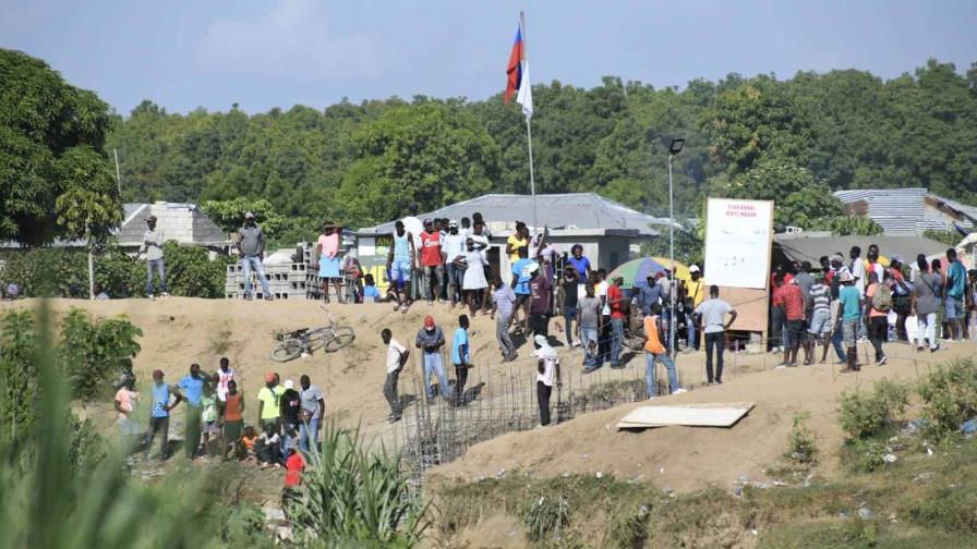 Haití compra a otro país materiales para el canal en río Masacre
