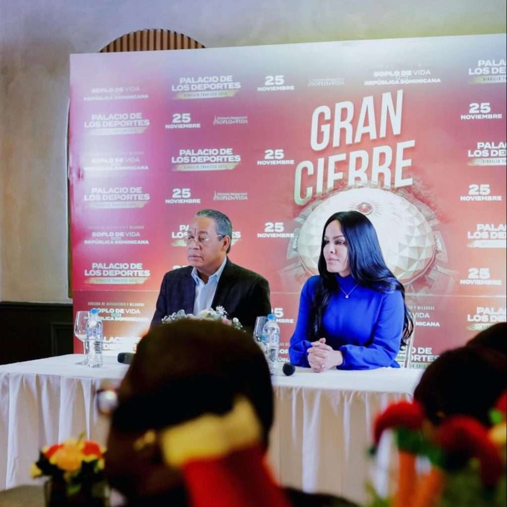 PASTORA YESENIA THEN ANUNCIA “SOPLO DE VIDA PARA REP. DOM.” EN EL PALACIO DE LOS DEPORTES