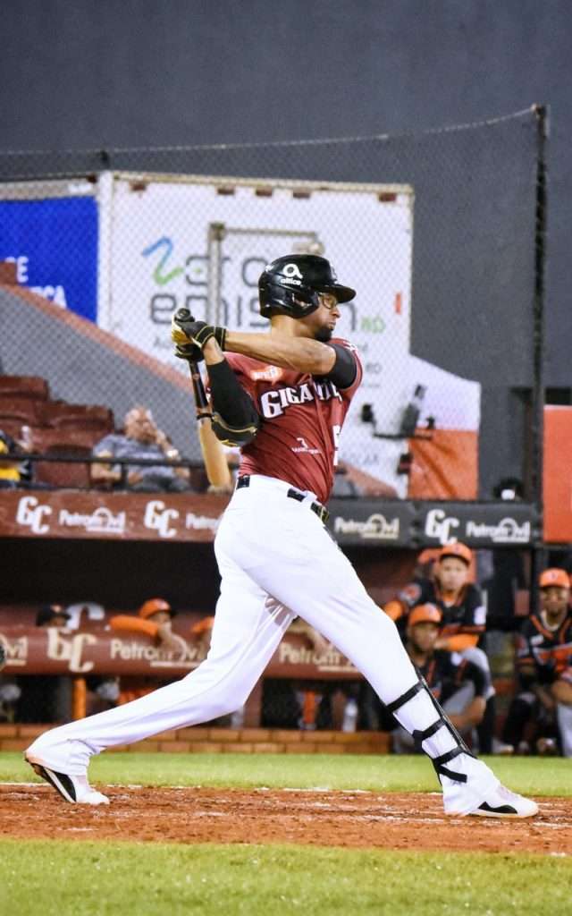 Urrutia decide triunfo de Gigantes sobre los Toros