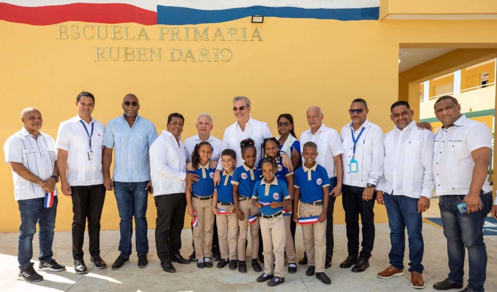 Afirman el Gobierno ha inaugurado 127 escuelas que encontró paralizadas