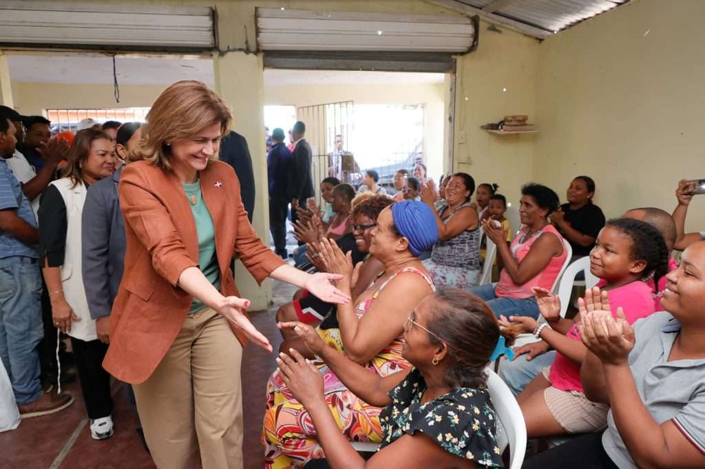 Vicepresidenta afirma las ayudas sociales seguirán hasta llegar a todos los afectados por las lluvias