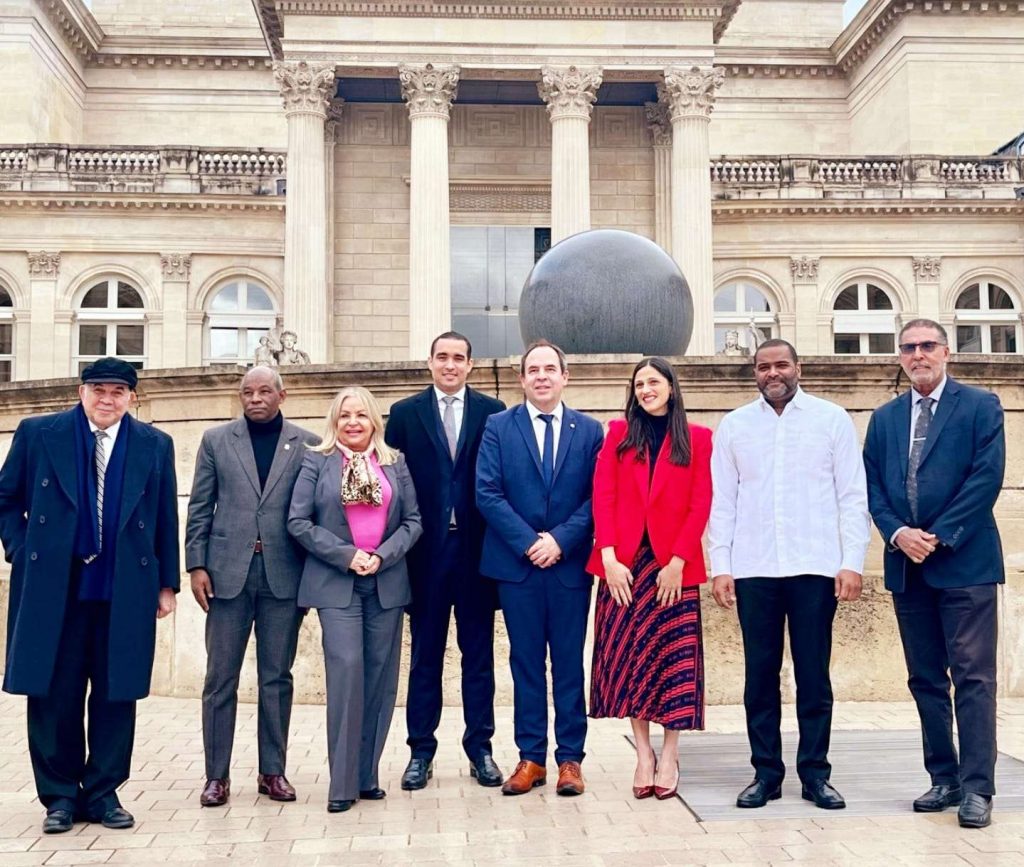 Misión RD aborda en Francia problemática haitiana y fronteriza