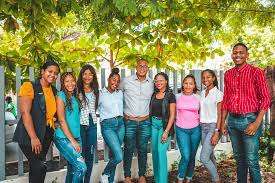 Juventud firma convenios con universidades de Santiago y SFM para impulsar desarrollo en jóvenes