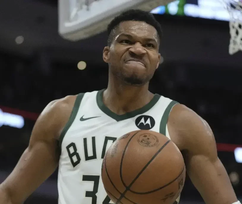 Antetokounmpo y Doncic, jugadores de la semana en la NBA