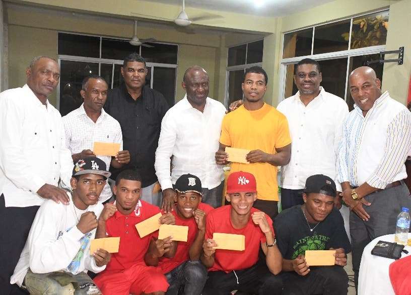 Entregan incentivos a los púgiles MP que ganaron torneo