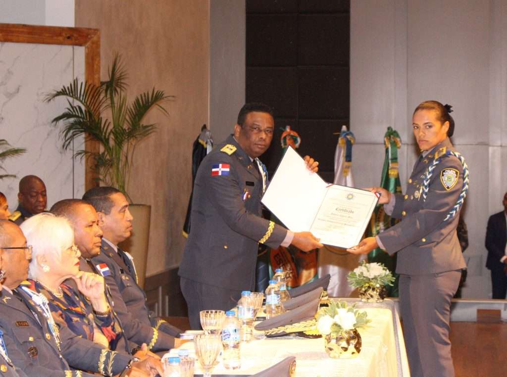 Policía Nacional realiza graduación conjunta de 352 oficiales egresados de la Escuela de Altos Estudios Policiales, Escuela de Investigación y la Escuela de Oficiales Subalternos