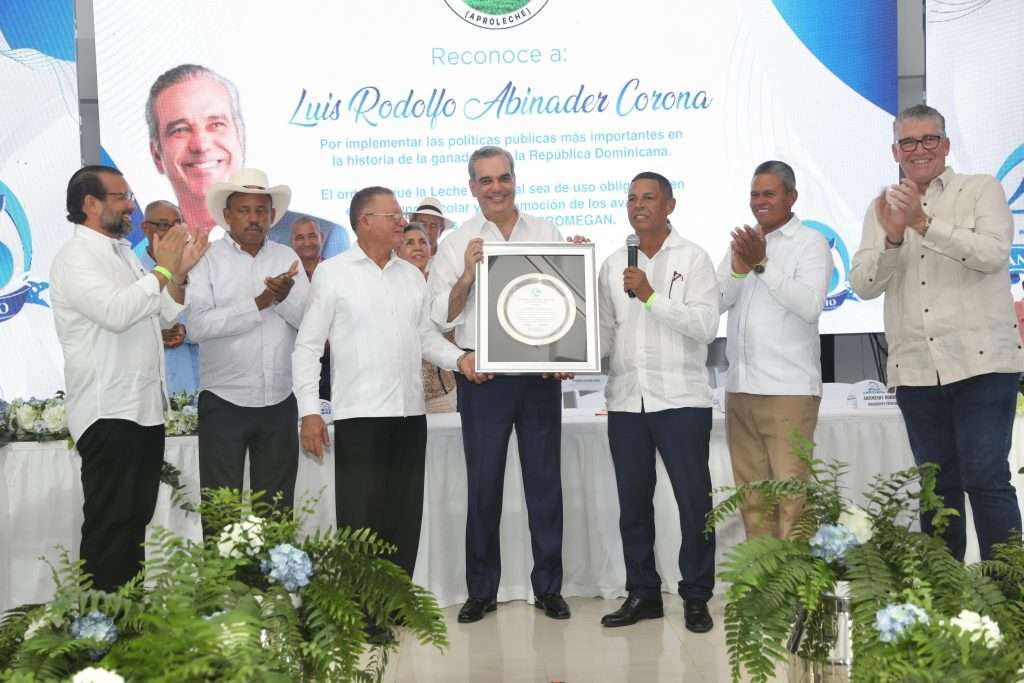 Productores de Leche reconocen a Abinader por implementar políticas públicas importantes ganadería