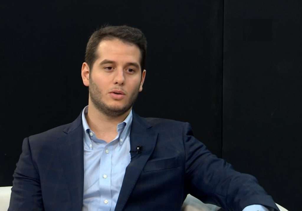 Tecnología de vehículo garantiza protección de jóvenes al manejar