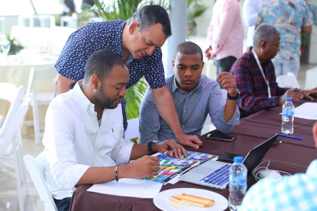 JCE y organizaciones políticas inician revisión de boletas para elecciones municipales 2024