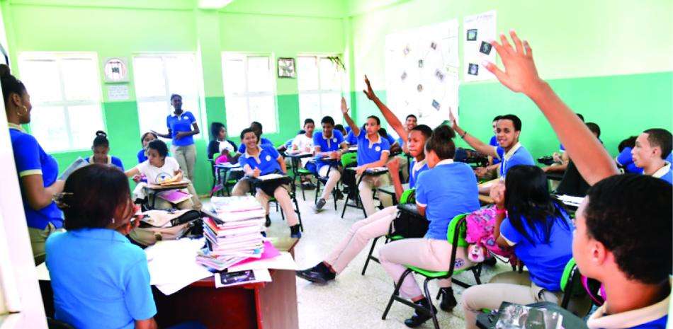 Más de dos millones de estudiantes regresan hoy a las aulas