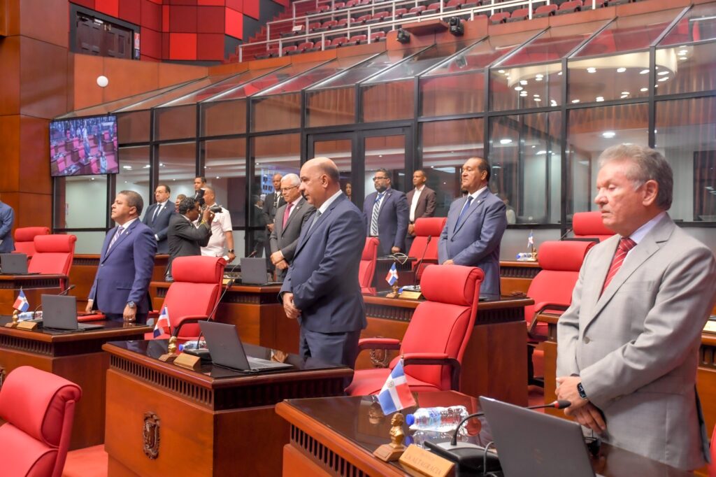 Senado aprueba proyecto modifica Ley Contrataciones Públicas que prohíbe al poder ejecutivo contratar con el Estado