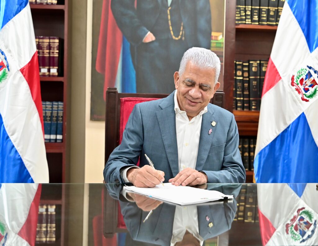 Presidente del Senado valora nueva Constitución