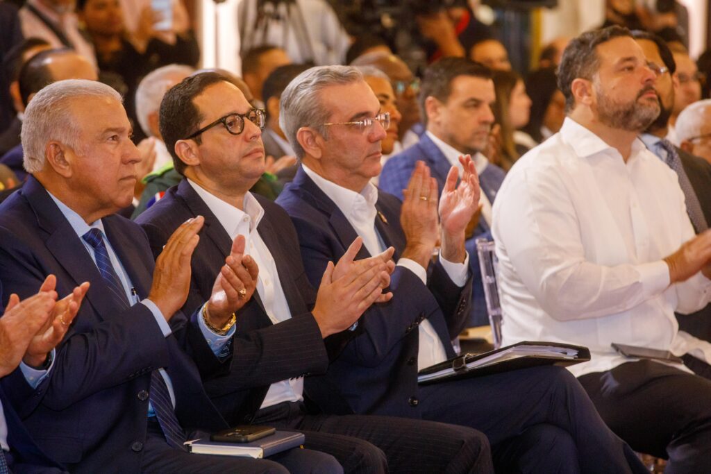 Gobierno reduce burocracia y genera ahorros por más de RD$60 mil MM