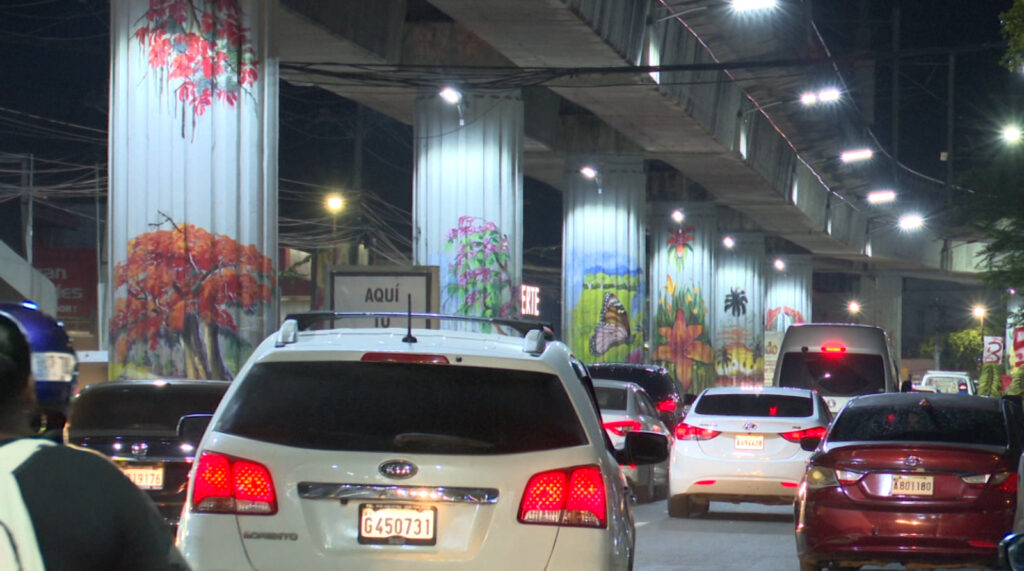 ASDN inaugura murales en columnas del Metro e iluminación de la avenida Hermanas Mirabal