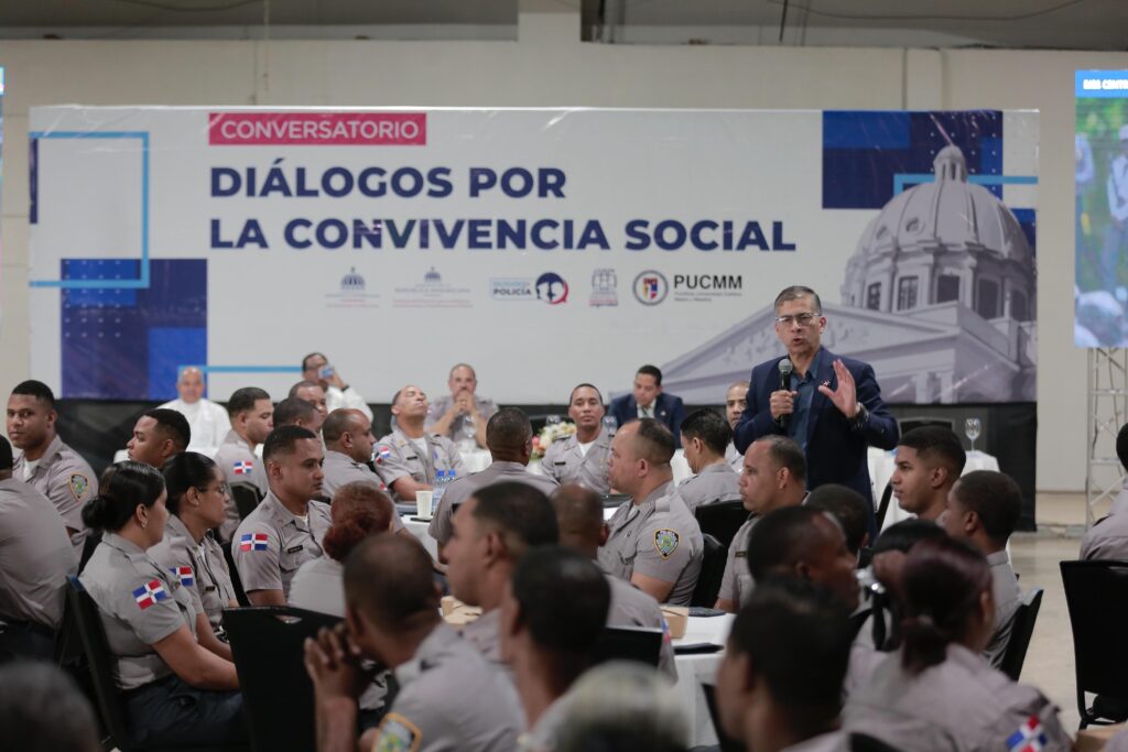 Policías pondrán empeño en ser un ejemplo con mejor capacitación