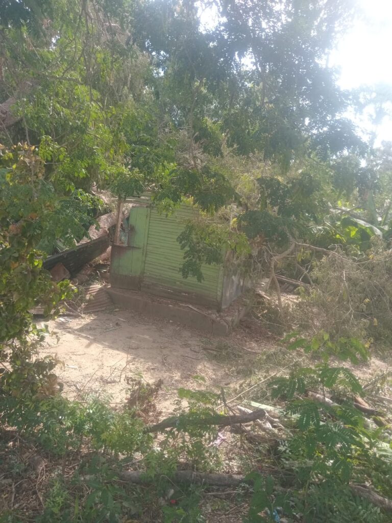 Desarrollo de la Comunidad facilitará enseres y vivienda provisional a familia perdió casa en Neiba