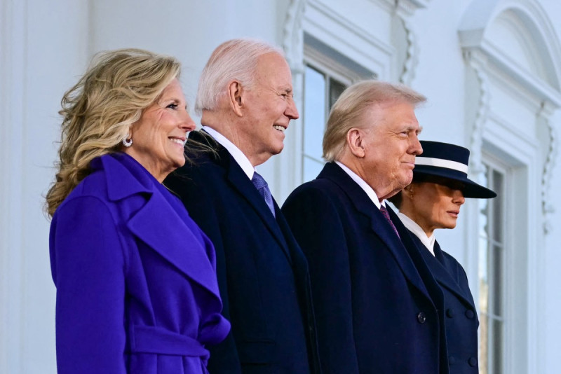 Biden a Trump en la puerta de la Casa Blanca: «Bienvenido a casa»