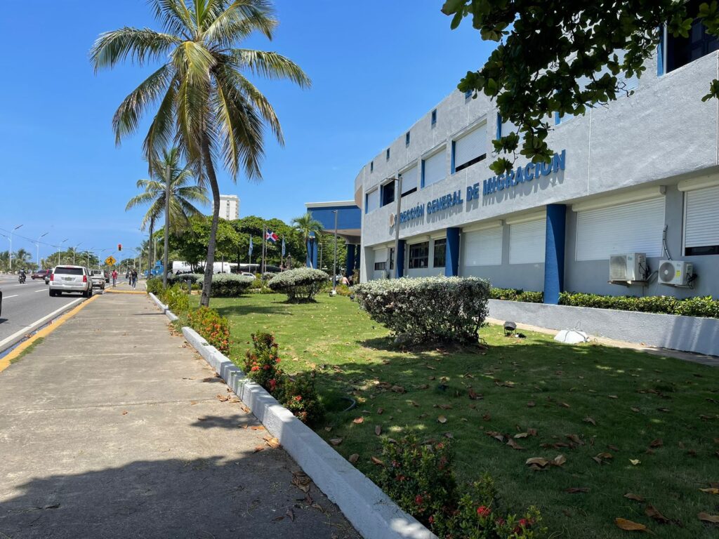 Canadiense apresado en Bávaro está retenido en DGM para fines de deportación