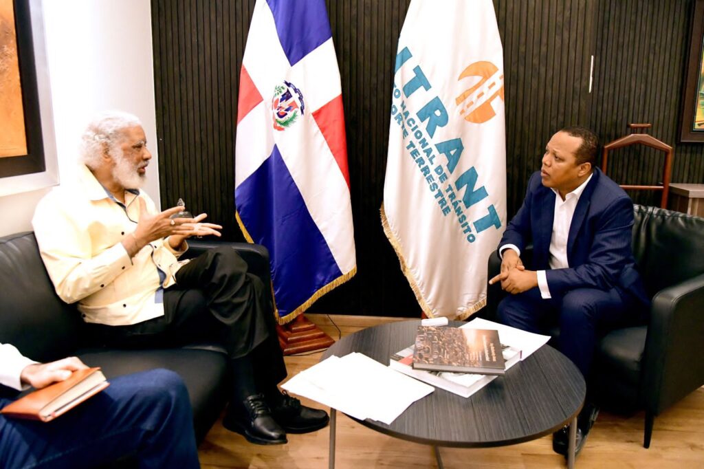 INTRANT y Fenatrano abren mesa de diálogo; no habrá aumento de pasaje