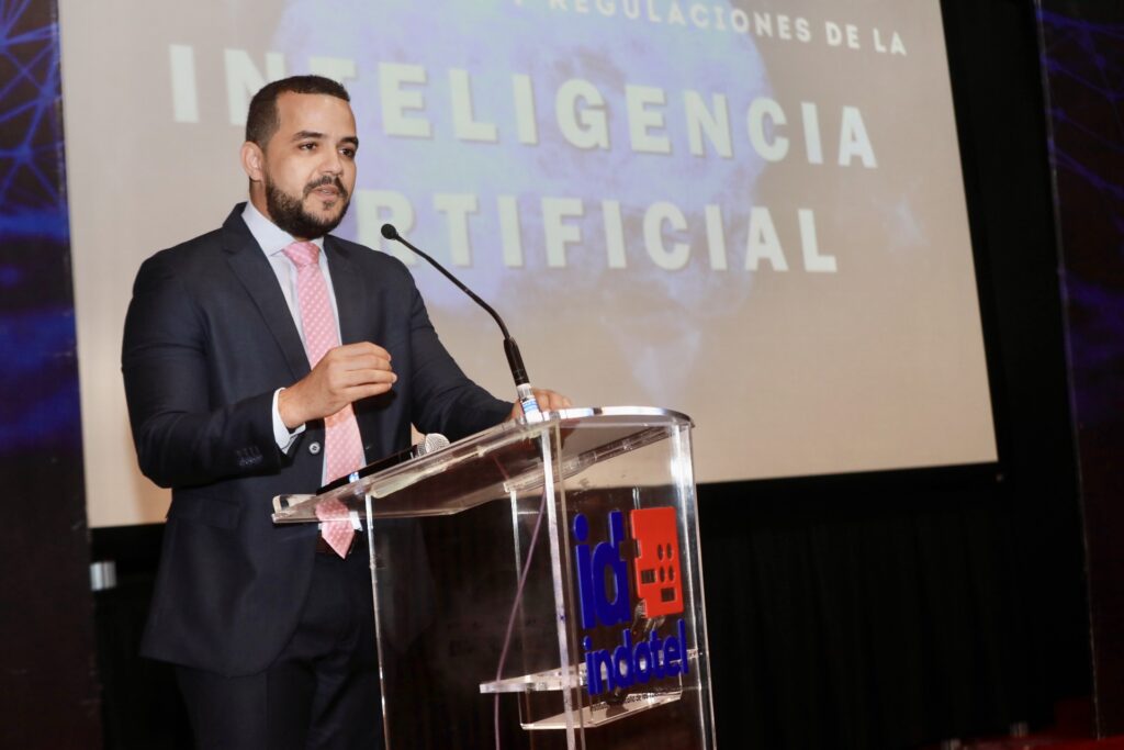 Indotel imparte conferencia a alumnos de Intec, sobre riesgo que representa la inteligencia artificial para los trabajadores