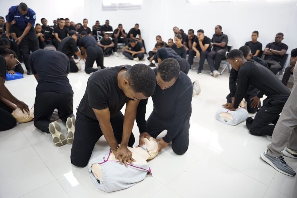 La DGM capacita agentes migratorios en gestión de riesgos y primeros auxilios