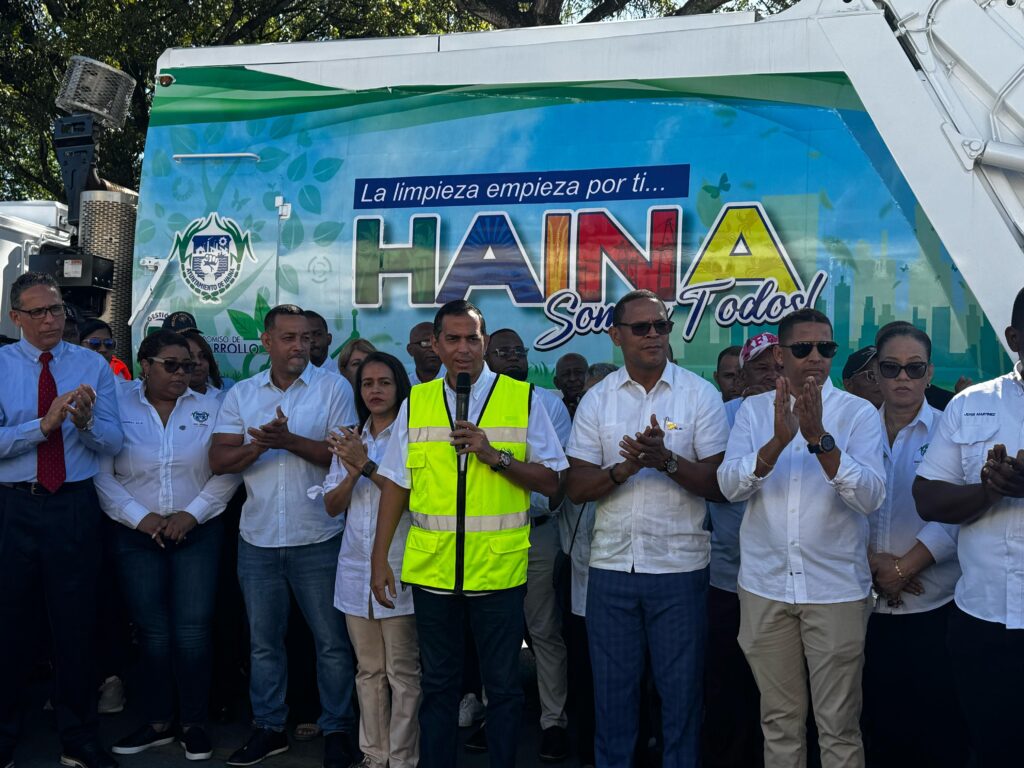 Alcaldía de Haina retoma recogida de basura sin mediación de compañía contratista