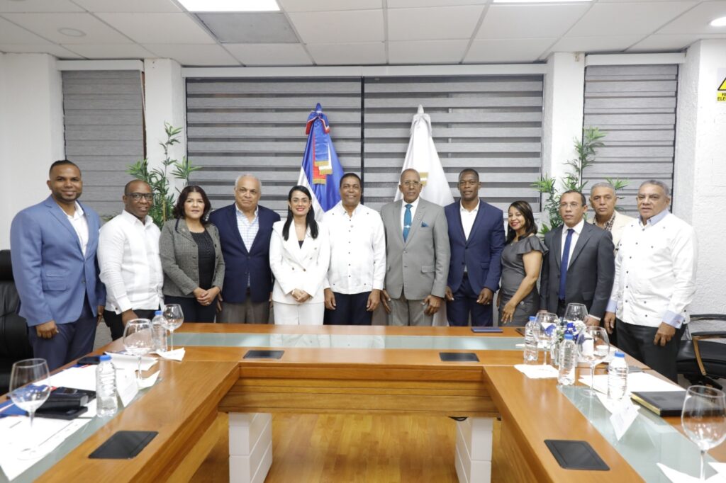 Contraloría establece directrices para fortalecer la transparencia en los gobiernos locales