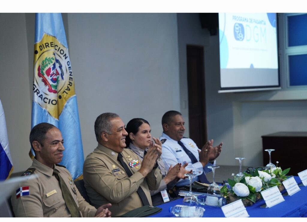 La DGM desarrolla programa de pasantías sobre ley migratoria y calidad de servicios