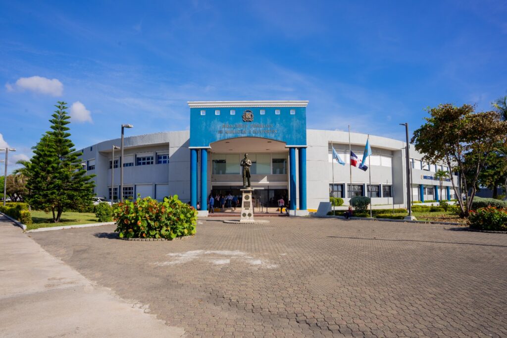 DGM amplía facilidad de servicios a usuarios de trámites migratorios