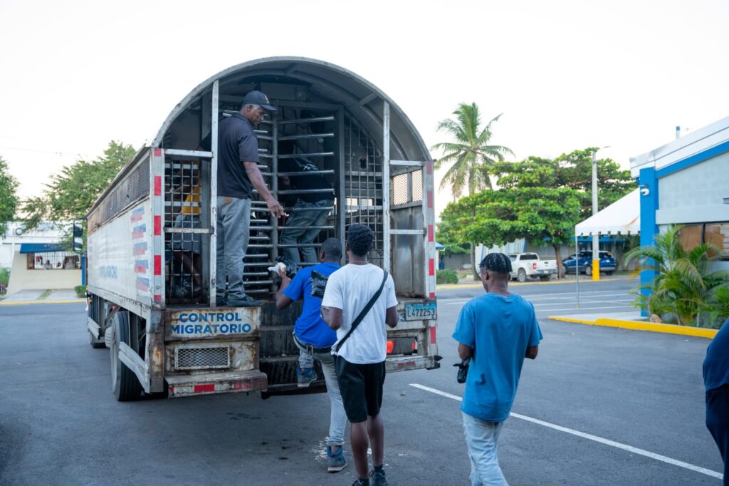 En primeros 15 días de marzo DGM repatría casi 13 mil haitianos