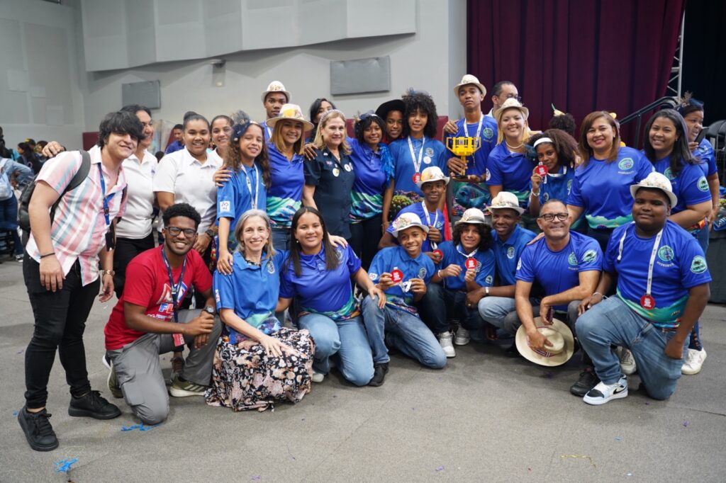 Liceo público gana por primera vez el Champion’s Award en competencia nacional de robótica