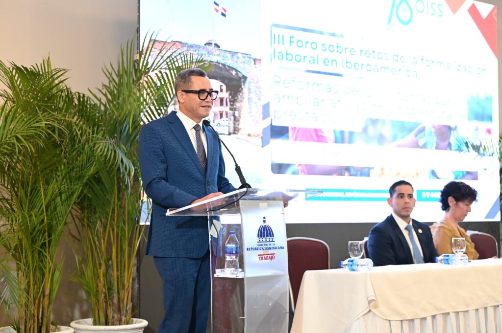 Eddy Olivares destaca importancia de la simplificación administrativa para aumentar formalización laboral en Iberoamérica