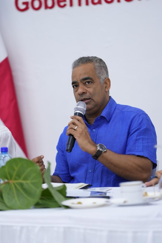 Generación eólica supera los 300 MW de potencia este viernes, anuncia ministro Joel Santos