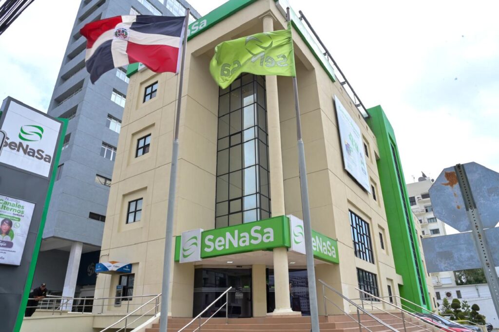 SeNaSa garantiza suministro de medicamentos y destaca entrega de reembolsos