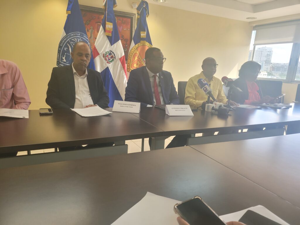 La UASD propone aumento anual en sectores público y privado