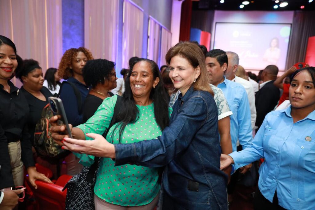 «Cuando una mujer da un paso al frente, toda la nación avanza”, dice la vicepresidenta del país