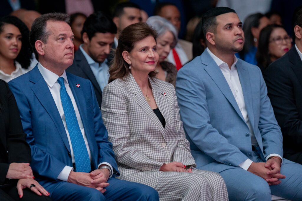 Ministerio de la Juventud lanza junto a la vicepresidenta proyecto CREA RD para impulsar la innovación juvenil