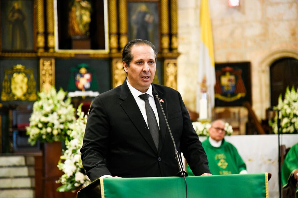 Víctor Atallah: “Hoy reafirmamos el compromiso de fortalecer un sistema de salud centrado en las personas”