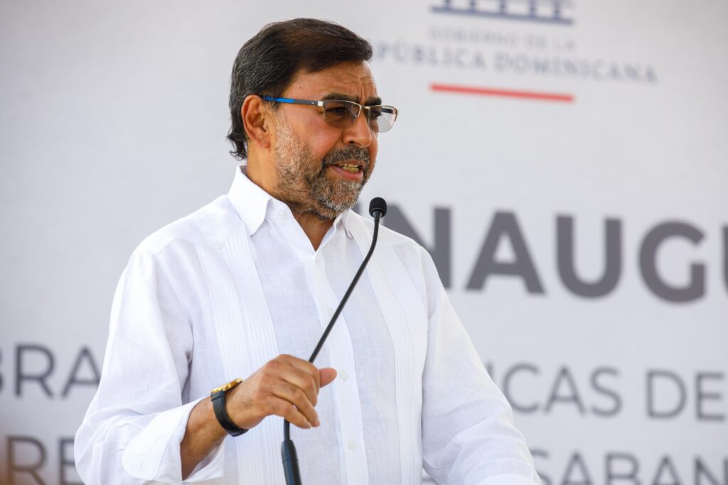 Inaugura obras hidráulicas claves para proteger comunidades y fortalecer producción agrícola en Azua