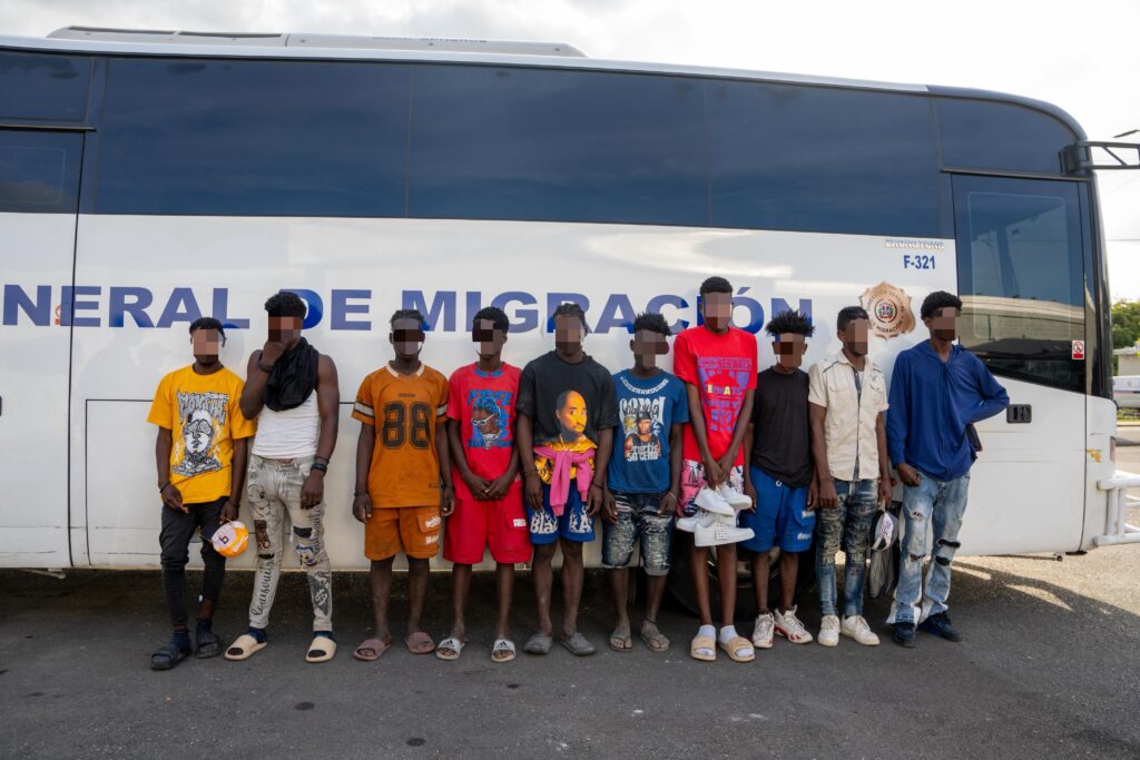 Operativos de control migratorio dejan 1,173 detenidos