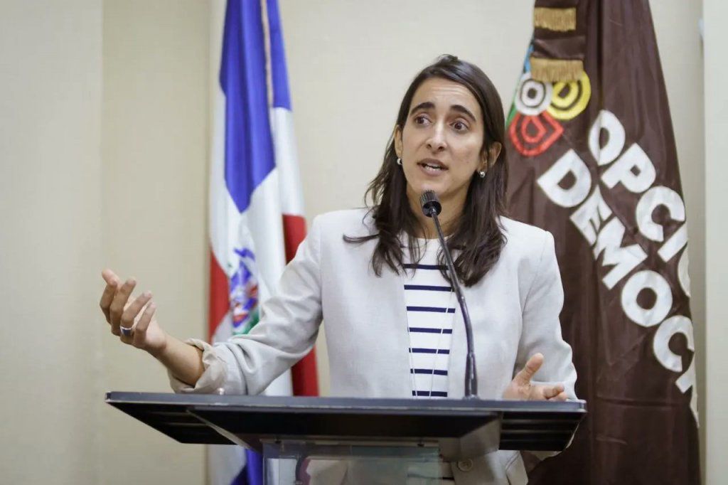Virginia Antares cuestiona reforma laboral: “¿Quién está defendiendo a las familias dominicanas?”