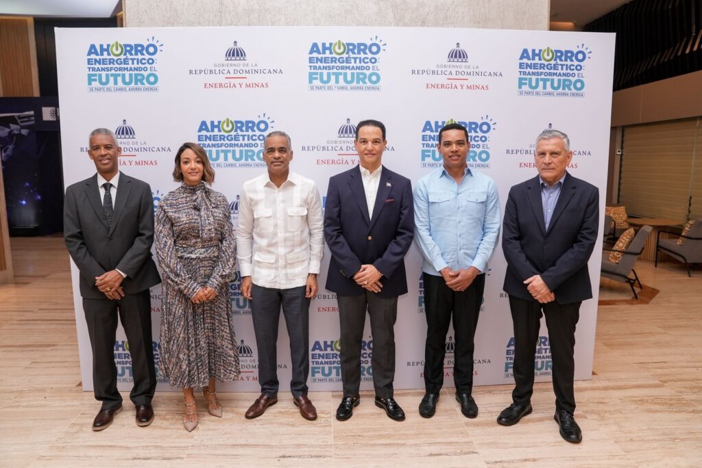 Con un llamado a acelerar la transición energética, Energía y Minas celebra foro para ahorro de energía